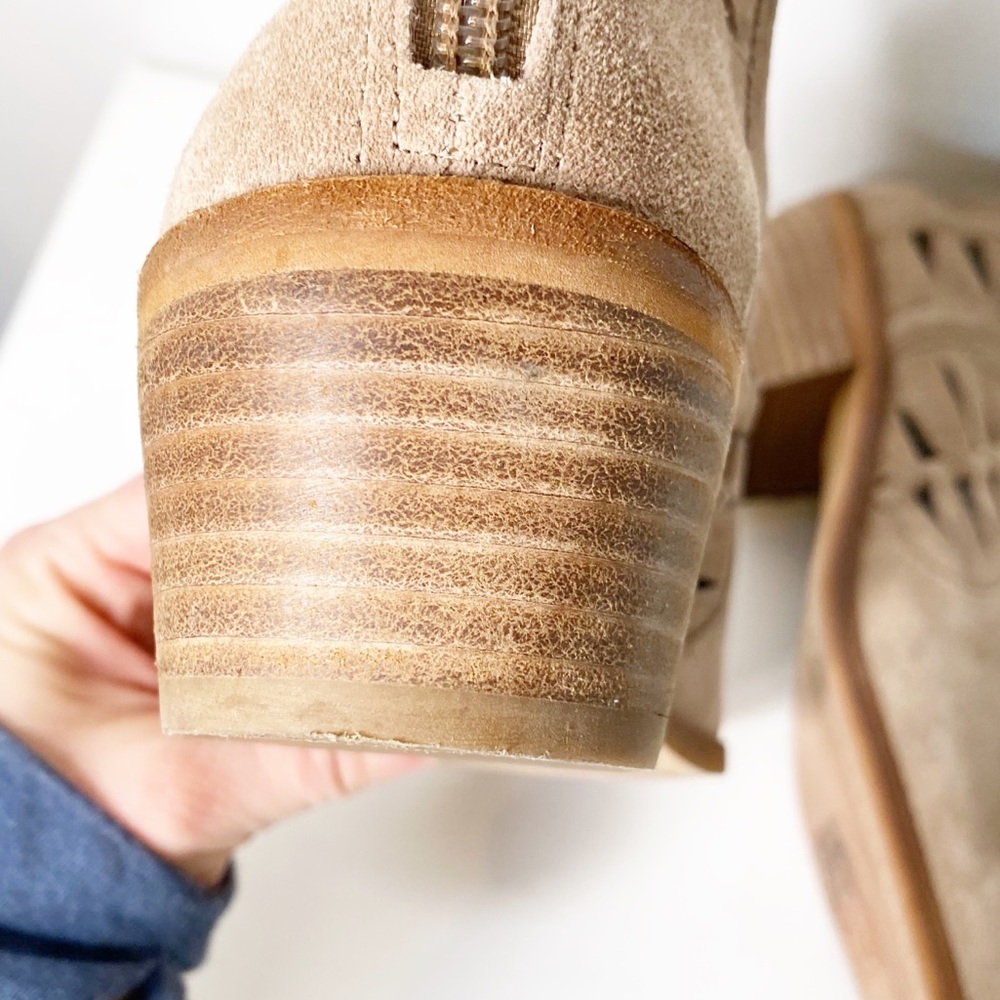Vince Camuto | Peera Cutout Bootie Sz. 9.5 - Picture 9 of 12